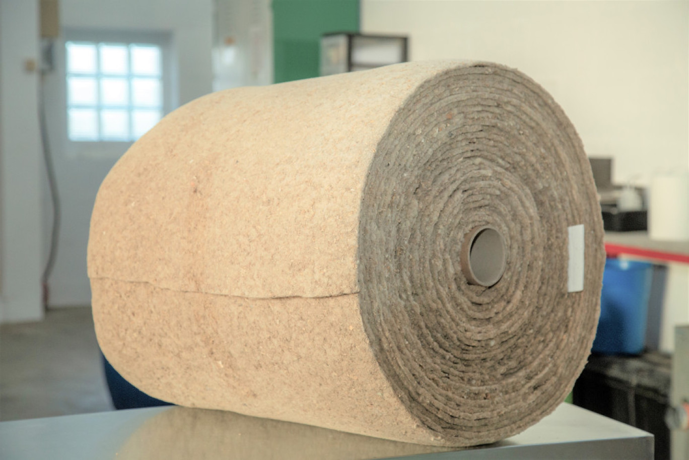 L’entreprise de l’Oise transforme les mégots de cigarettes en isolants pour les textiles ou pour les bâtiments. (©TchaoMegot)