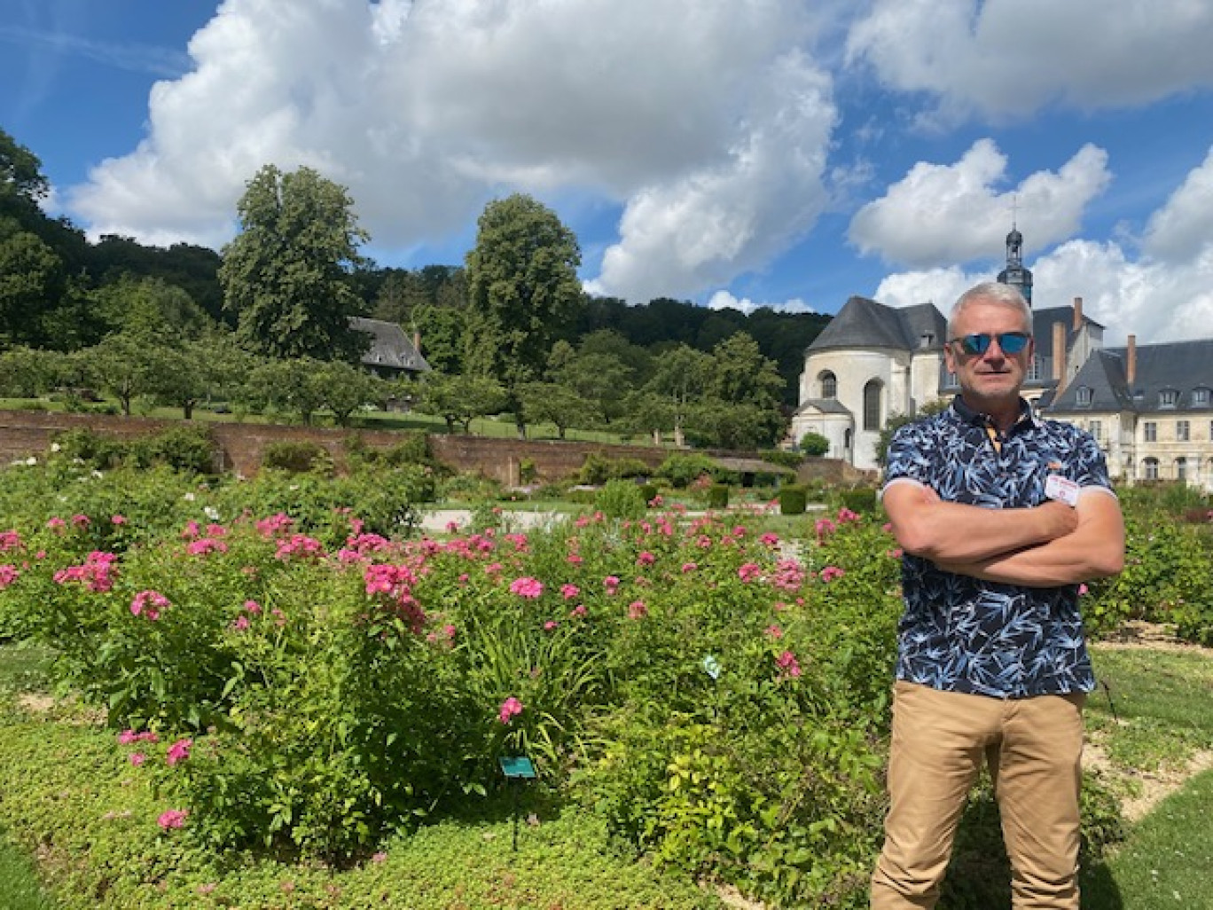 Jean-Claurde Darras, guide des jardins. 