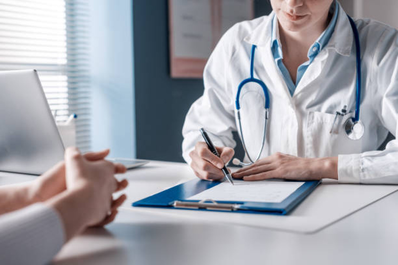 La désertification médicale est un problème majeur pour les territoires ruraux. La CC Houve et du Pays Boulageois a mis en place une incitation financière à l'installation des médecins, dentistes, spécialistes.
