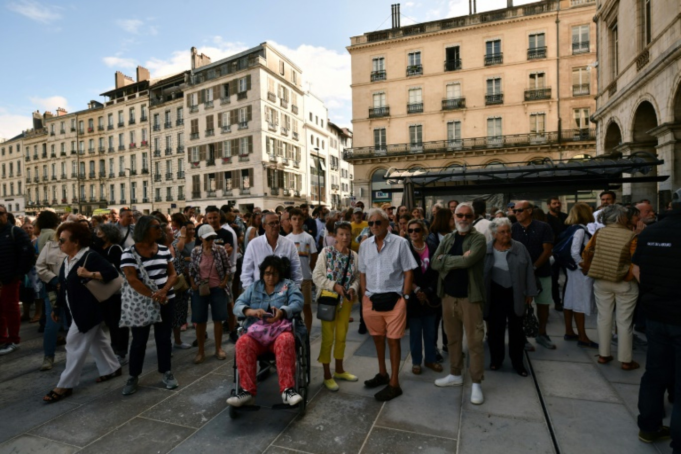 Rassemblement à Bayonne, le 4 août 2023, pour protester contre la violence après le décès d'un homme mortellement agressé lors des fêtes de la ville fin juillet © GAIZKA IROZ