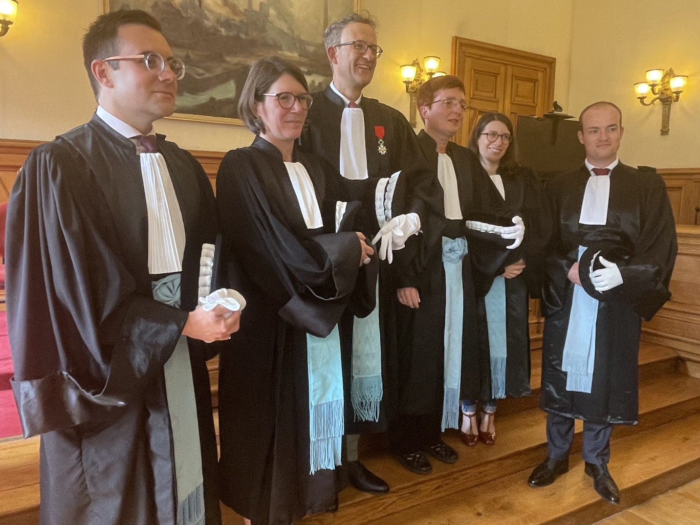 De gauche à droite : Damien Jouanny, vice-président, Elise Huerre, vice-présidente en charge des fonctions de juge des contentieux de la protection, Sylvain Barbier Sainte Marie, procureur de la République d’Arras, Julie Astorg, présidente du Tribunal judicaire d’Arras, Alexia Garnaud, vice-présidente affectée au pôle social, et Matthieu Guerineau, juge des enfants.