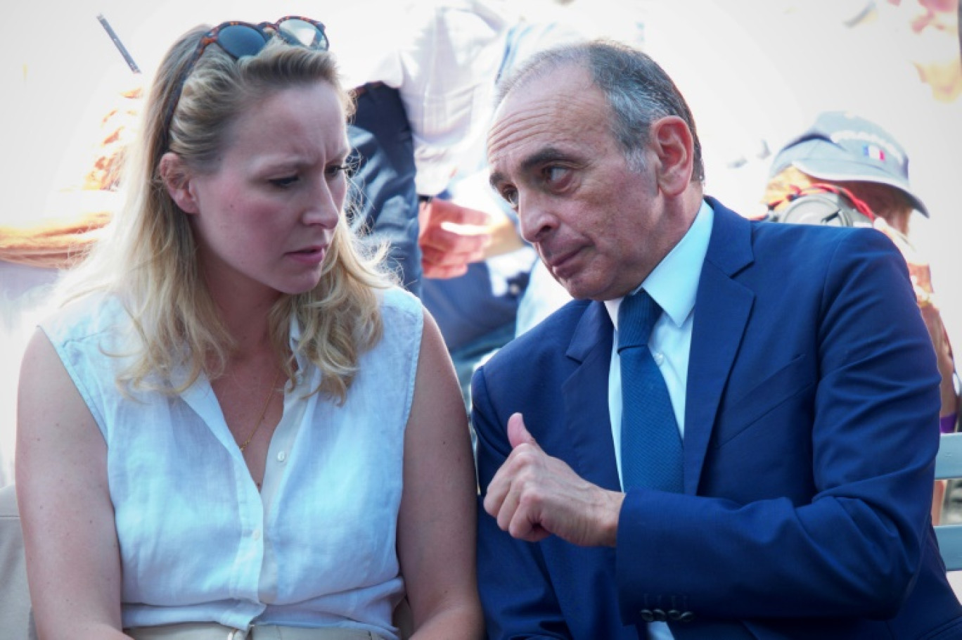 Eric Zemmour, président de Reconquête, et Marion Maréchal, vice-présidente du parti, le 24 juin 2023 à Pierrefitte-sur-Sauldre, dans le Loir-et-Cher © GUILLAUME SOUVANT
