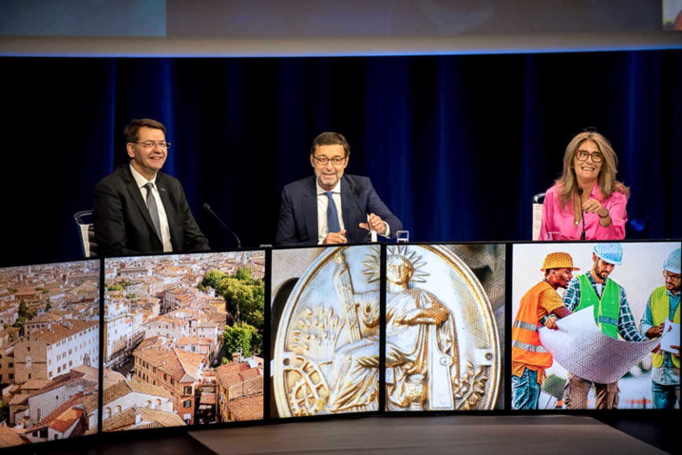 Patrice Vergriete, ministre chargé du Logement, était présent pour répondre à certaines interrogations de la profession, notamment à propos de la rénovation énergétique. De gauche à droite, Patrice Vergriete, ministre chargé du Logement,Yves Delecraz président du 119e congrès et Sophie Sabot-Barcet, présidente du CSN. (c) CSN