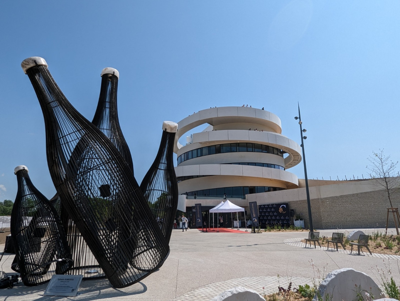 L’architecture de la Cité des climats et vins de Bourgogne à Beaune avec sa vrille évoquant un tire-bouchon a été récompensée à quatre reprises. (@Aletheia Press / Nadège Hubert)