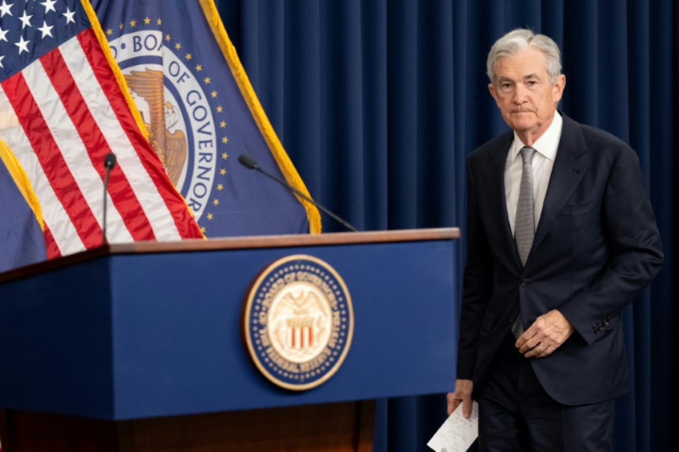 Jerome Powell arrive pour une conférence de presse à Washington le 1er novembre 2023 © SAUL LOEB