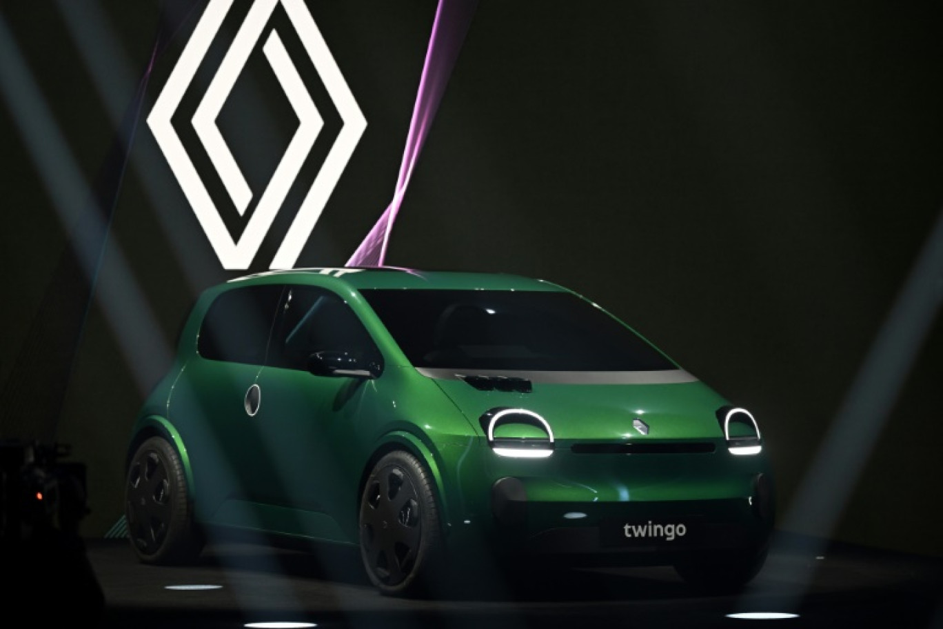 La nouvelle voiture électrique Renault Twingo présentée le 15 novembre 2023 à Paris © Miguel MEDINA