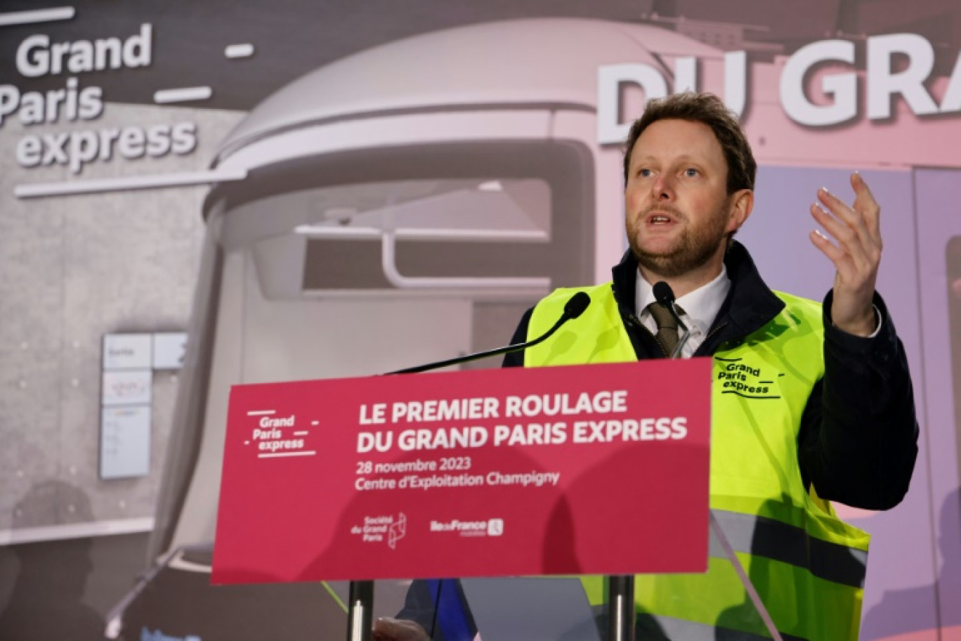 Le secrétaire d'Etat aux Transports Clément Beaune du premier roulage du métro du Grand Paris Express, le 28 novembre 2023 à la gare de Champigny-sur-Marne, près de Paris © Ludovic MARIN
