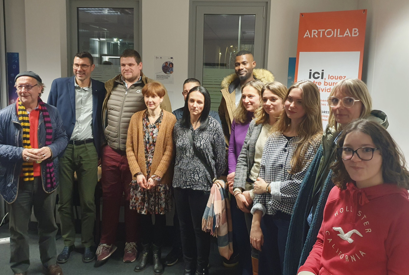Le groupe des porteurs de projet autour de Cédric Delmotte (2ème à gauche), vice-président (ESS et de l'Économie circulaire) de la Communauté urbaine d’Arras.