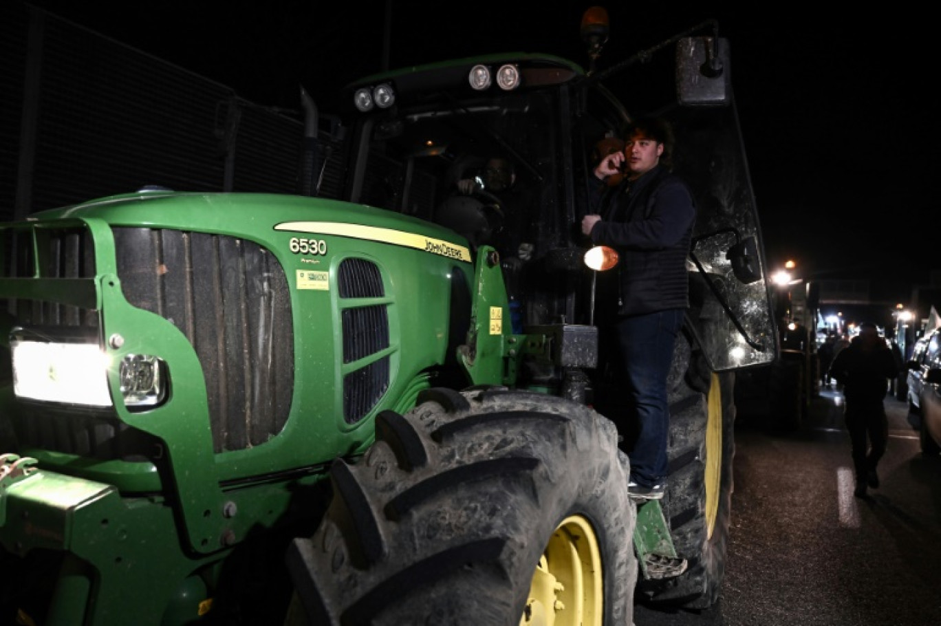 Des agriculteurs participent à un blocage d'une route près de Bordeaux, le 24 janvier 2024 dans le cadre de leur mouvement de colère © Philippe LOPEZ