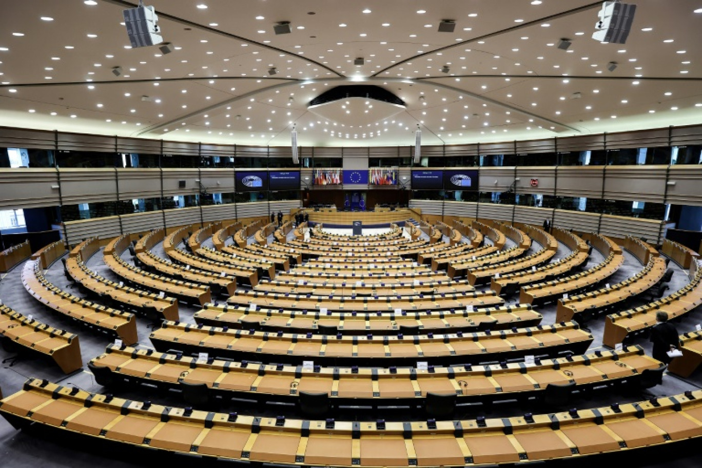 Le Parlement européen à Bruxelles, le 26 avril 2021 © Kenzo TRIBOUILLARD
