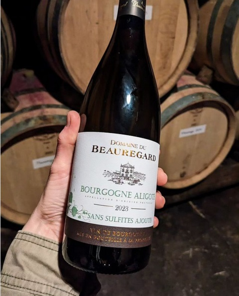 (c) Le Domaine du Beauregard.