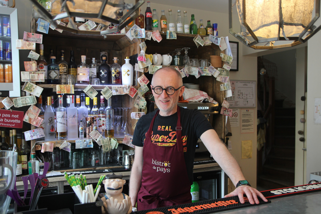 Avec Arnaud Martlé à La Buvette, la convivialité passe par le sourire et aussi par le goût. (© Aletheia Press/B.Delabre)