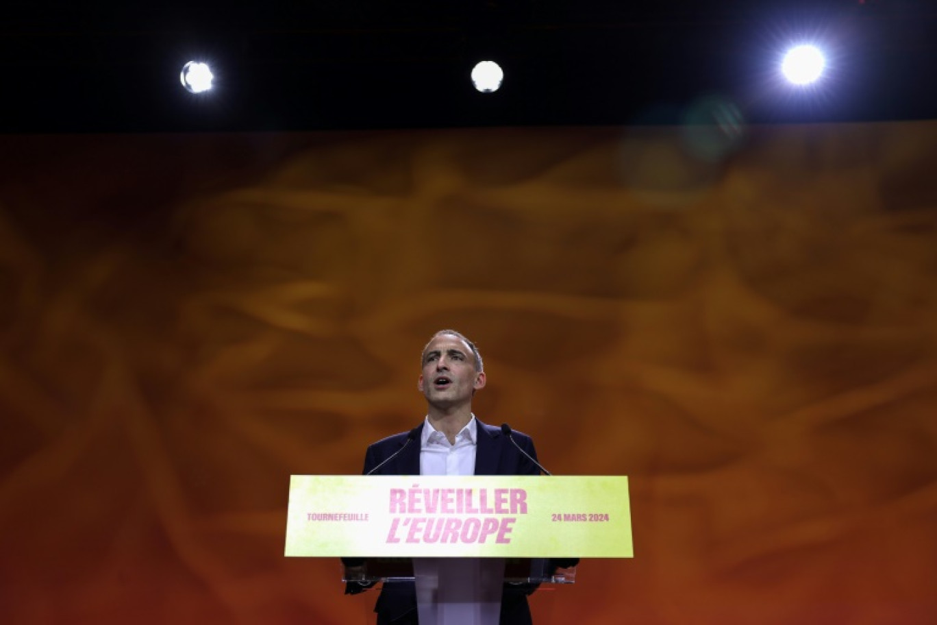 Raphaël Glucksmann, tête de liste pour le PS et Place publique, lors d'un meeting le 24 mars 2024 à Tournefeuille, en Haute-Garonne © Valentine CHAPUIS