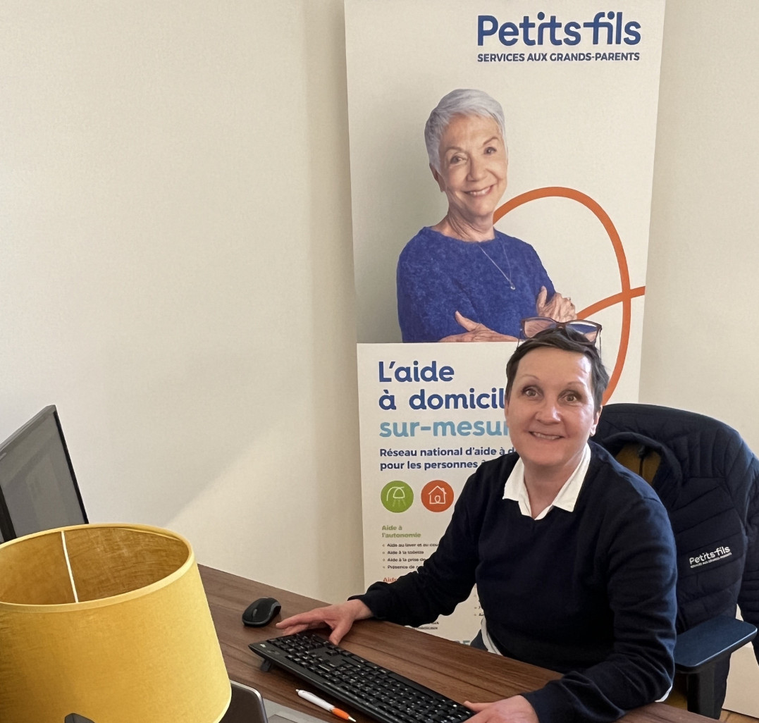Isabelle Delforge, responsable d'agence Petit-fils à Beaune, met en relation les personnes âgées ou en perte d’autonomie avec l’auxiliaire de vie qui leur correspond. (Petit-fils)