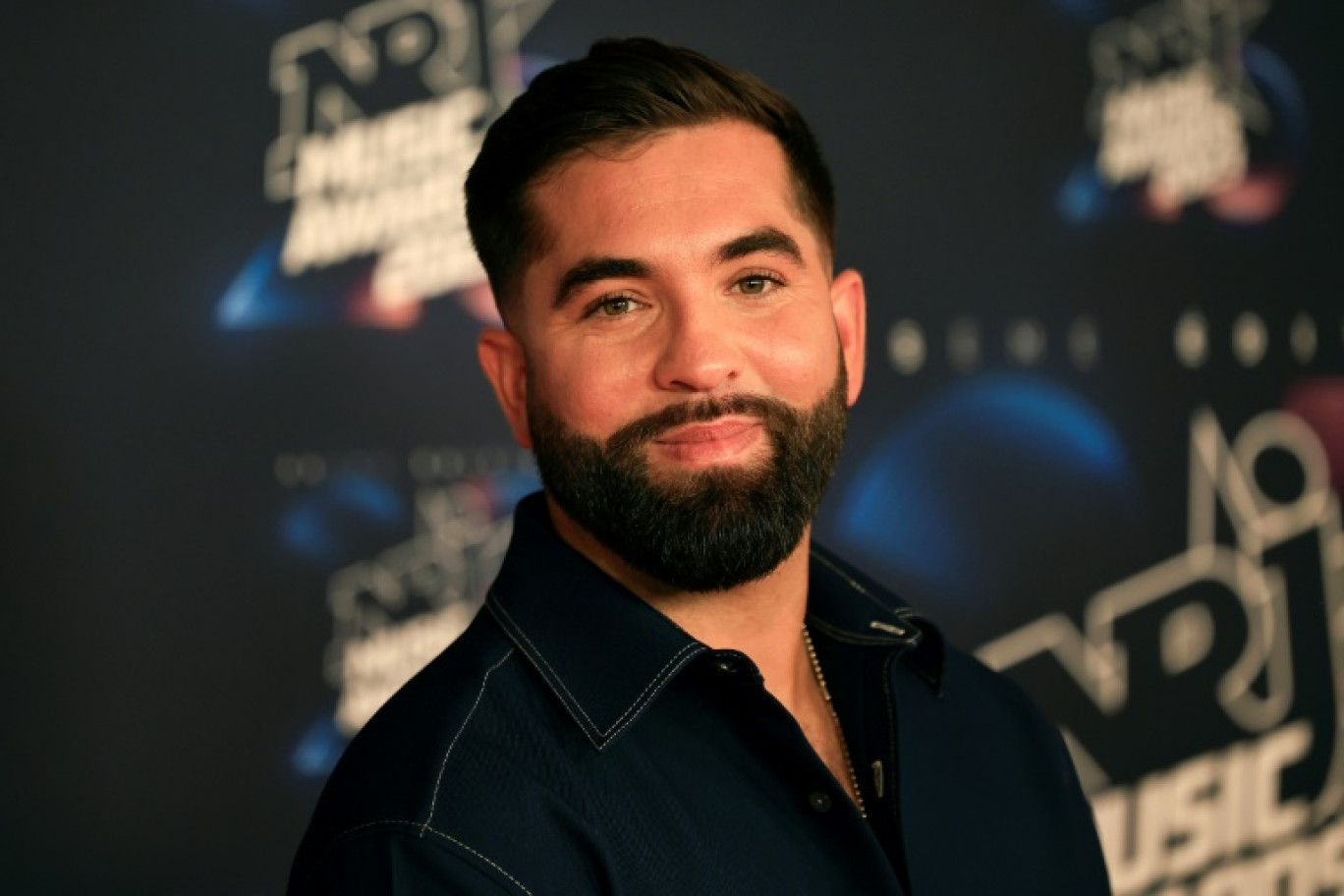 Le chanteur et guitariste français Kendji Girac, de son vrai nom Kendji Maillé, pose le 10 novembre 2023 à Cannes © Valery HACHE