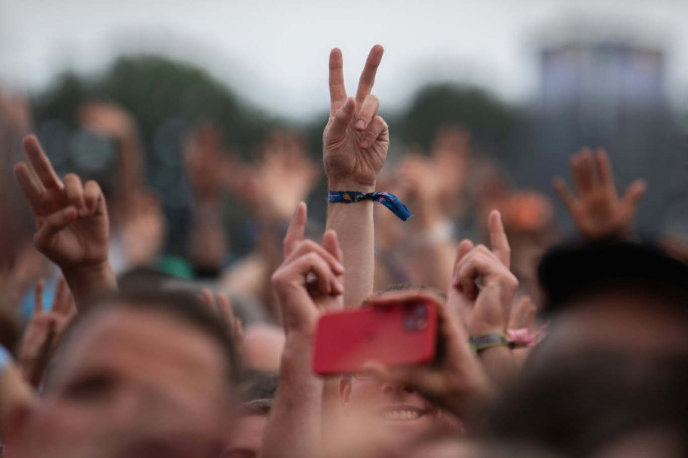 Lors d'un concert au premier jour du festival des Vieilles Charrues à Carhaix-Plouguer dans le Finistère, le 13 juillet 2023 © Fred TANNEAU