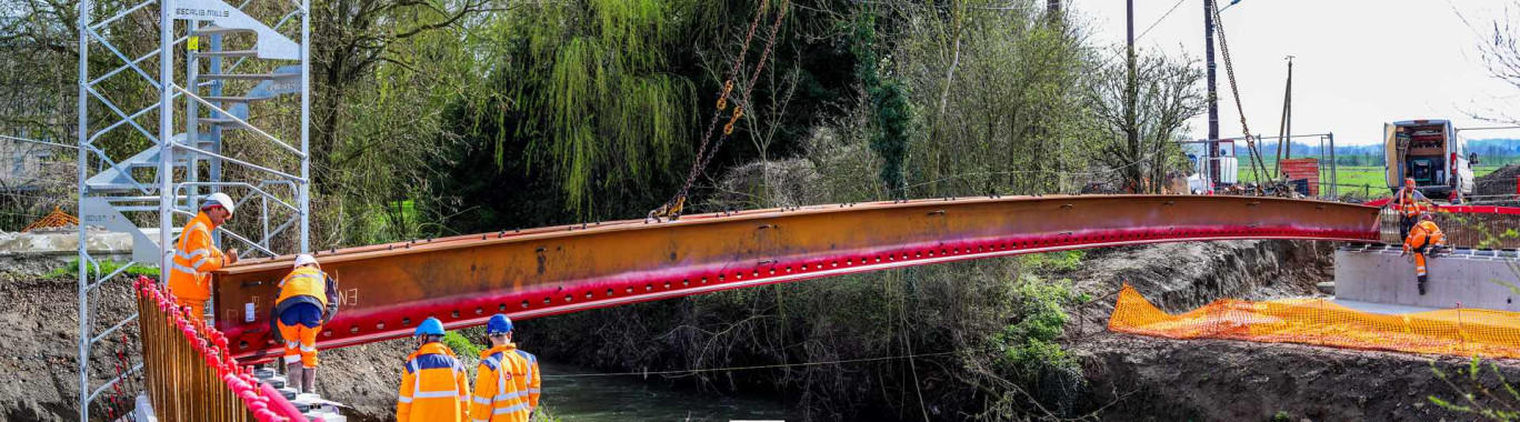 Un nouveau pont est en cours d'installation à Marle (c) Département de l'Aisne.