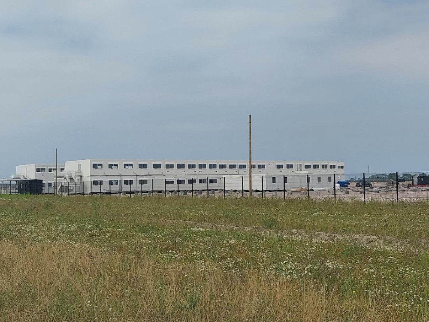 Les travaux de la future usine Verkor sont en cours à Bourbourg, près de Dunkerque. 