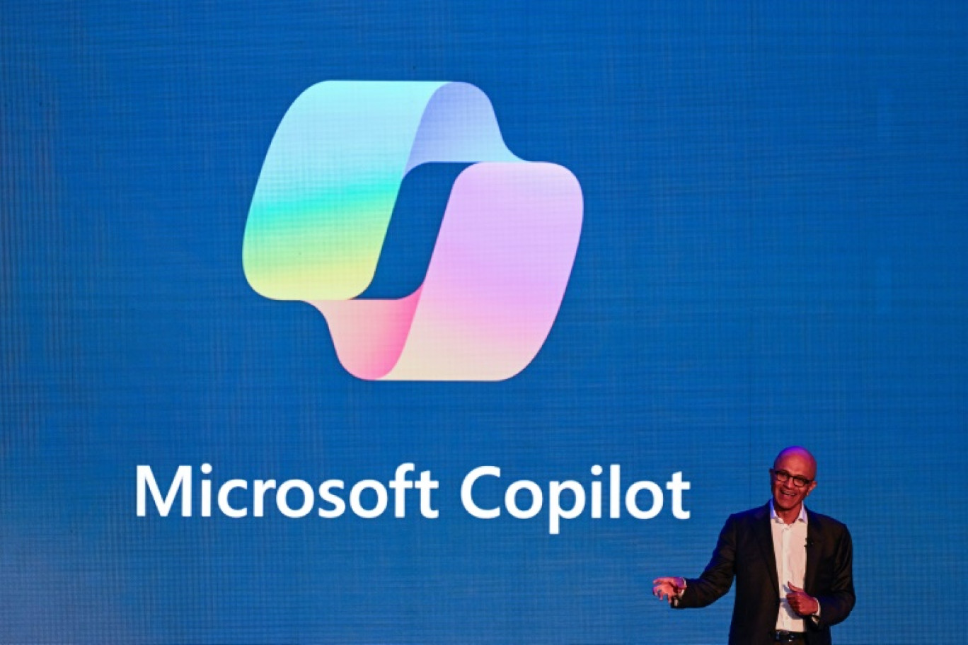 Le directeur général de Microsoft, Satya Nadella, lors d'un discours à Kuala Lumpur, le 2 ai 2024 © Mohd RASFAN
