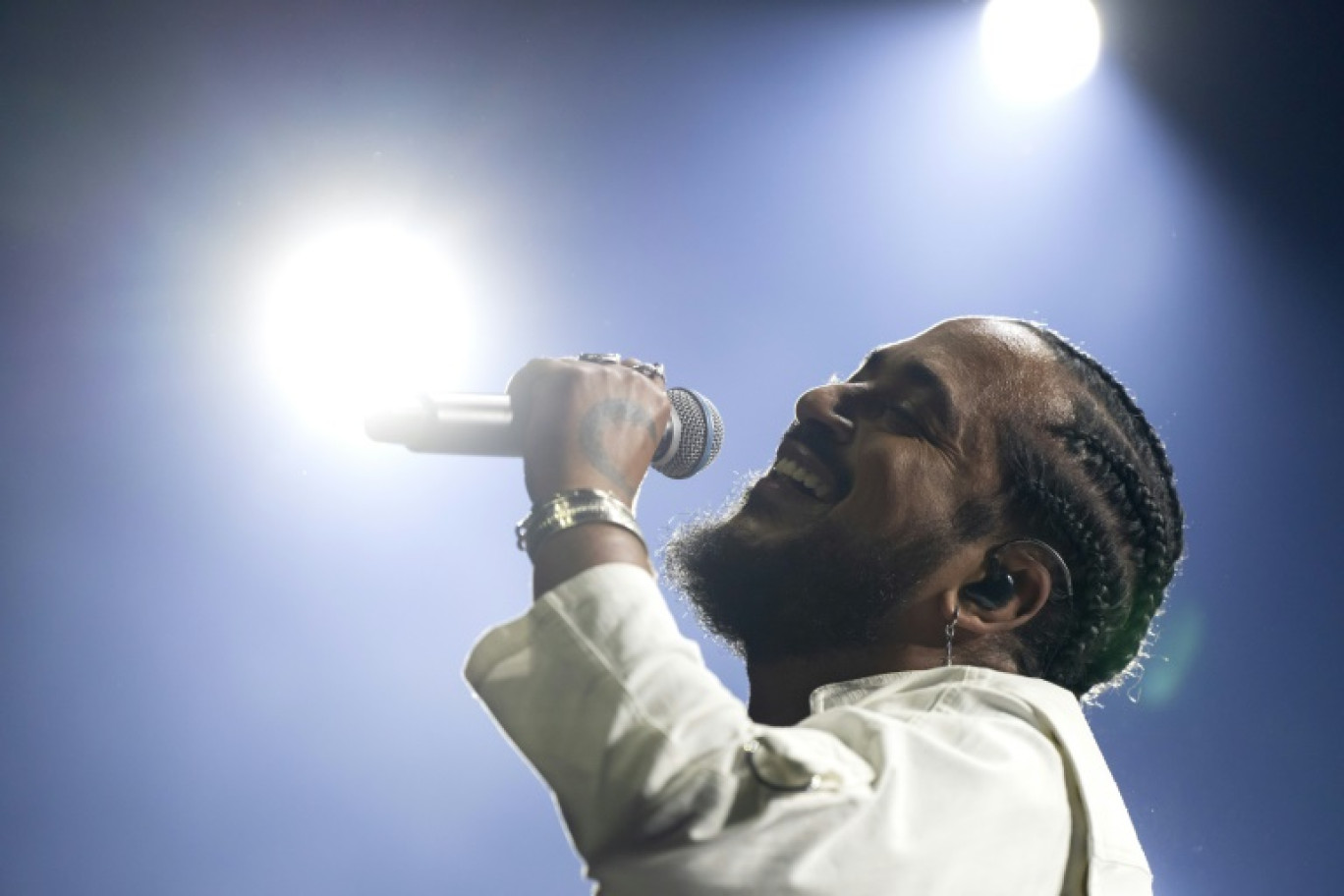 Le chanteur français Slimane lors du concert de l'Eurovision AFAS Live, le 13 avril 2024 à Amsterdam, aux Pays-Bas  © Sander Koning