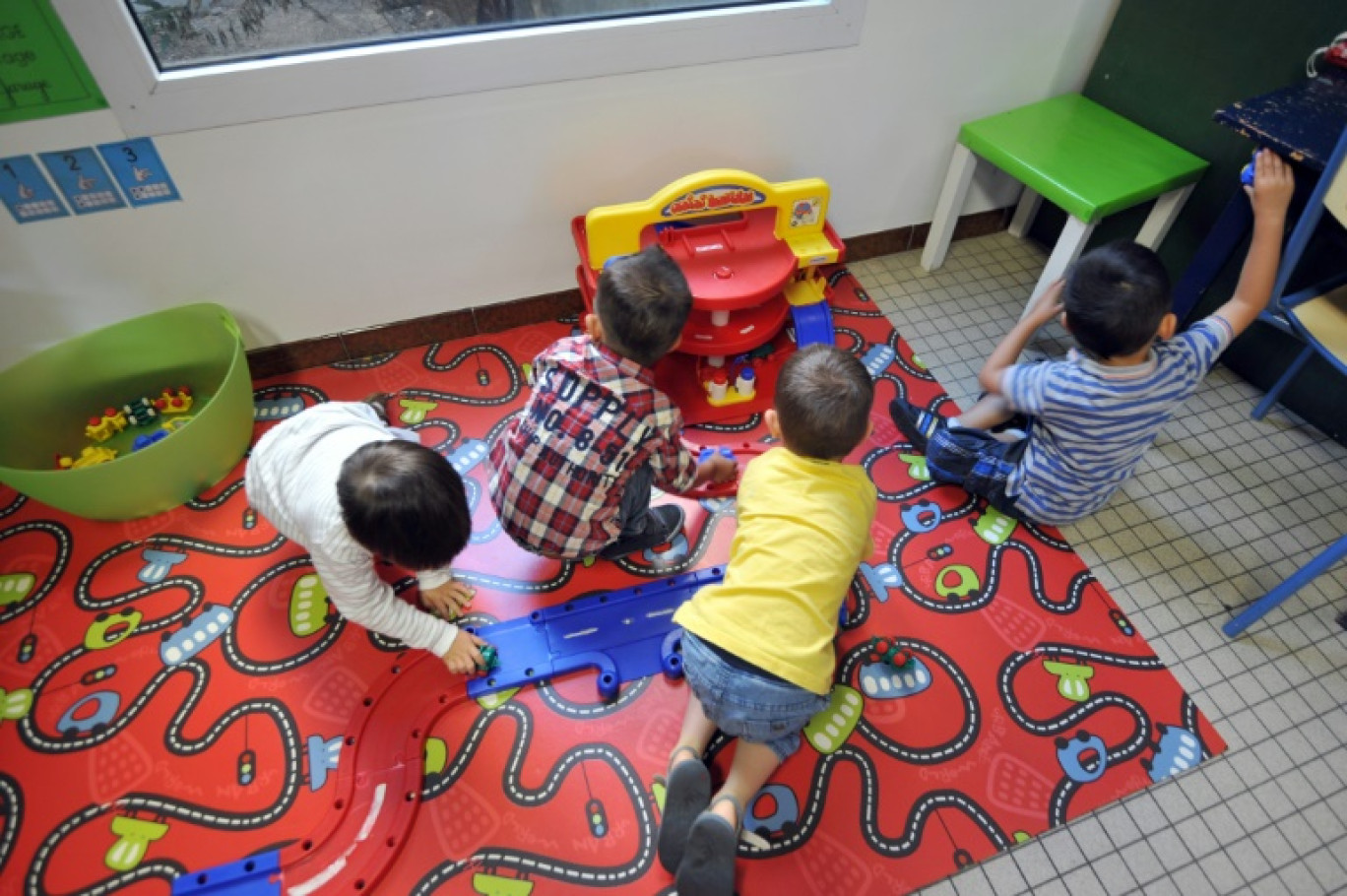 Une proposition de loi veut interdire d’exposer les enfants aux écrans dans les crèches comme chez les assistantes maternelles © FRANK PERRY