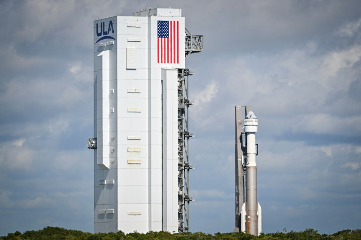 La fusée Atlas V du groupe ULA avec la capsule Starliner de Boeing à son sommet avant sa première mission habitée, à Cap Canaveral en Floride le 4 mai 2024 © Miguel J. Rodriguez Carrillo