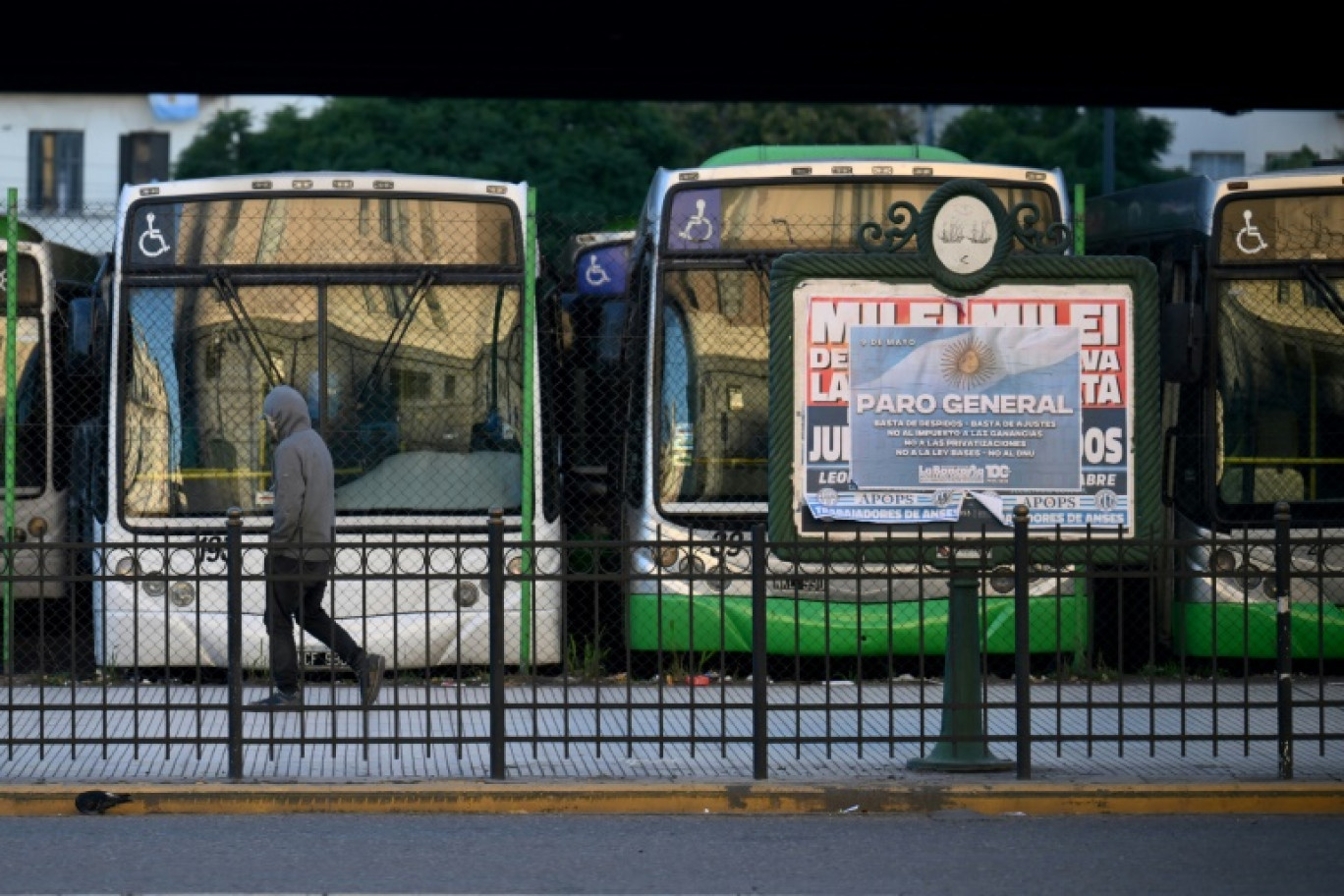 Les transports publics à l'arrêt à Buenos Aires en ce jour de grève générale, le 9 mai 2024 © Luis ROBAYO