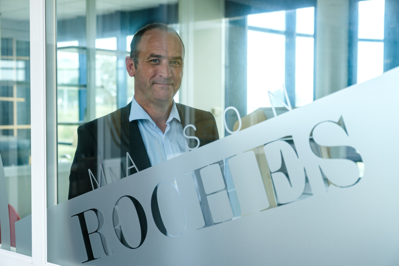 Xavier Buts, président de Maison Roches, a acheté la société en 2017 et l’a faite mûrir jusqu’à devenir un groupe spécialisé dans l’agencement. © Maison Roches