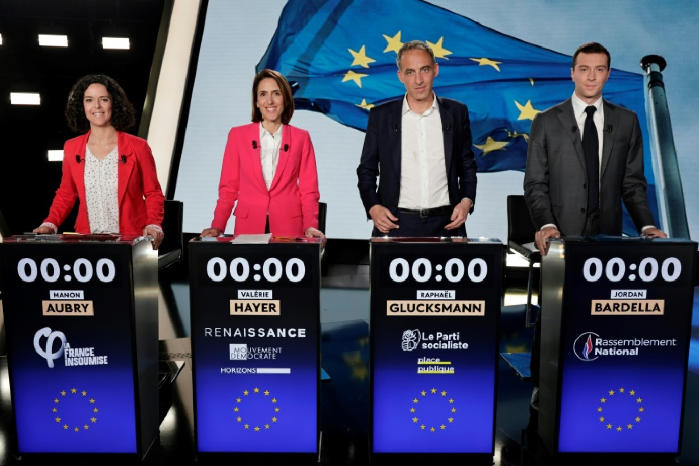 Manon Aubry, Valérie Hayer, Raphaël Glucksmann et Jordan Bardella, avant de prendre part à un débat sur France 2, à Aubervilliers, le 4 juin 2024 © STEPHANE DE SAKUTIN