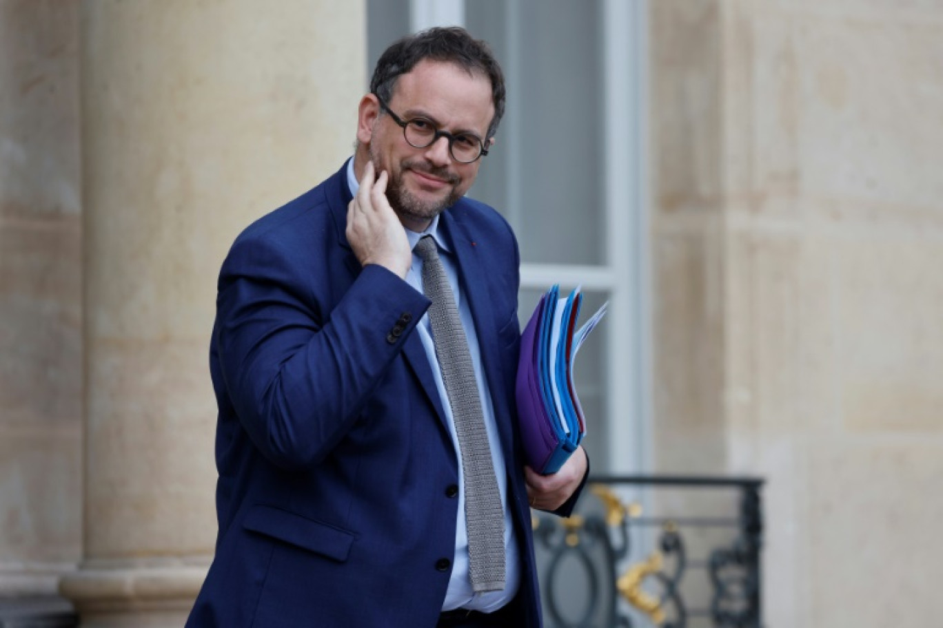 Aurélien Rousseau, alors ministre de la Santé du gouvernement Borne, quitte l'Elysée après une réunion ministérielle le 12 décembre 2023 à Paris © Ludovic MARIN