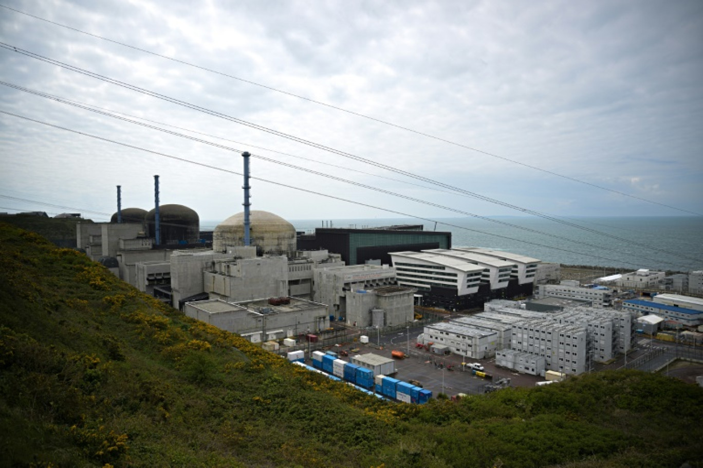 Le site nucléaire de Flamanville, le 24 avril 2024 dans la Manche © Lou BENOIST