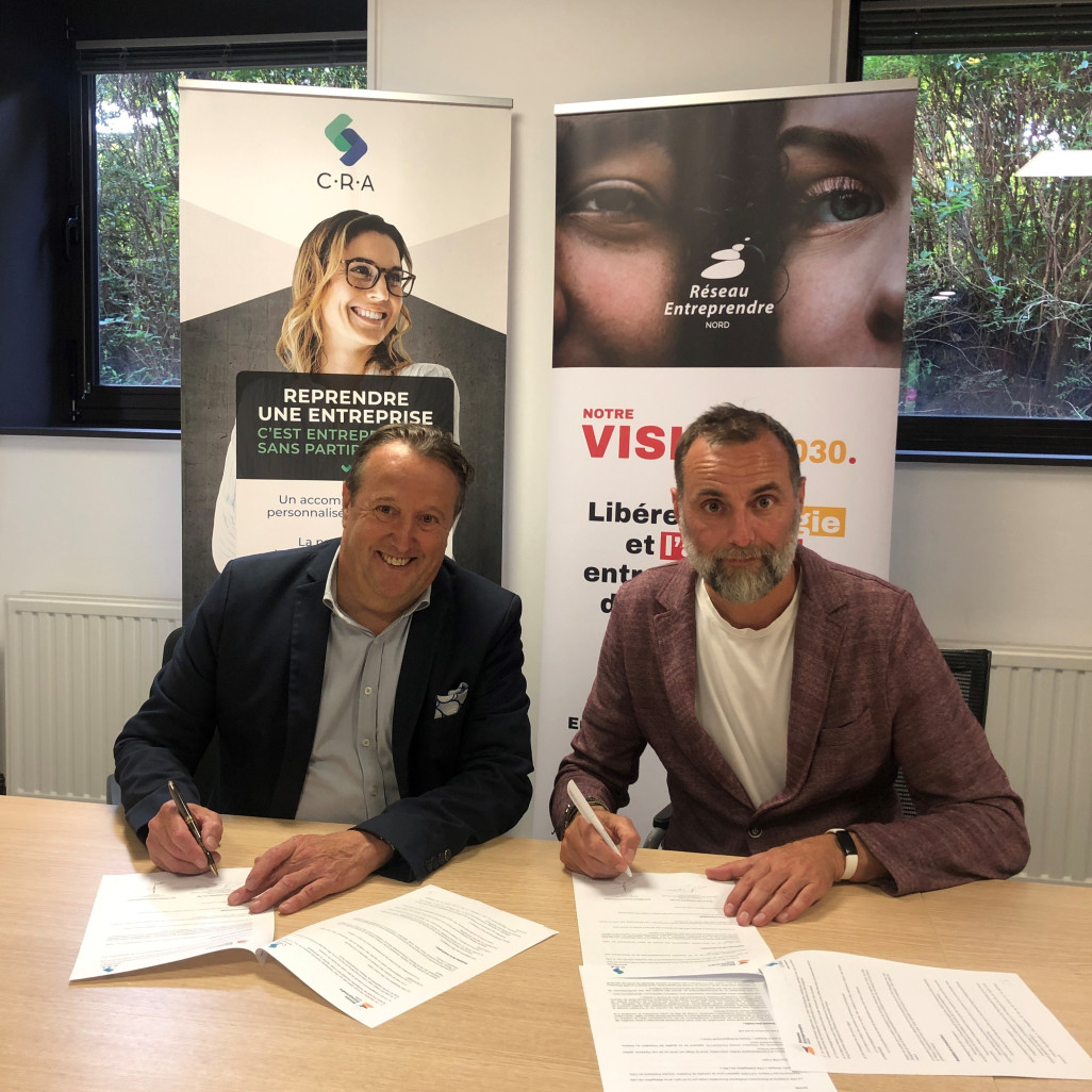 Arnold Fauquette, Président du Réseau Entreprendre® Nord et Frédéric Catoire, délégué C.R.A HDF ont signé le partenariat de convention le 25 juin 2024. ©Réseau Entreprendre® Nord