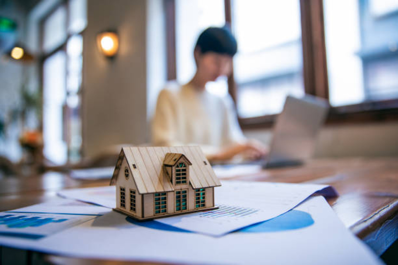 La DGIP a mis en place dans tous les départements des pôles de compétences pour les questions liées au foncier et au cadastral.