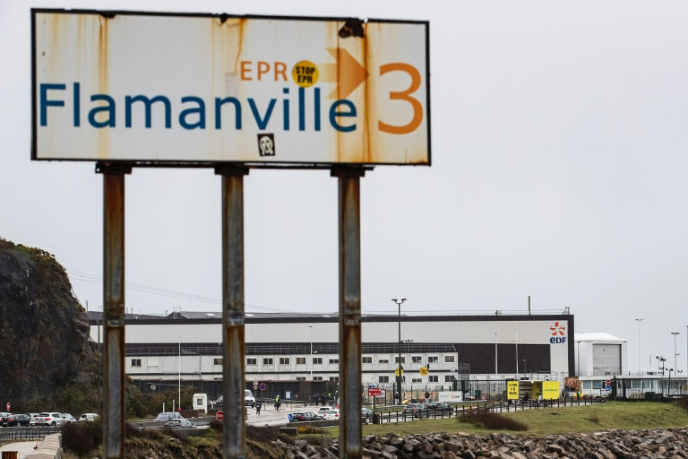 A l'entrée du site nucléaire de Flavanville, dans la Manche, le 31 mars 2022 © Sameer Al-DOUMY
