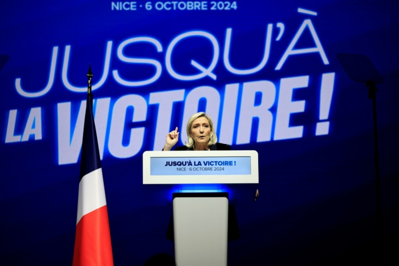 La cheffe de file des députés du Rassemblement National Marine Le Pen lors du meeting de rentrée du parti le 6 octobre 2024 à Nice © Valery HACHE