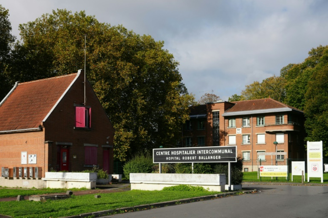L'entrée de l'hôpital Robert Ballanger, le 22 octobre 2024 à Aulnay-sous-Bois, en Seine-Saint-Denis, où Santiago, un nourrisson de 17 jours, a été enlevé par ses parents © Dimitar DILKOFF