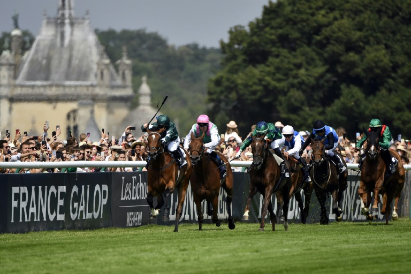 C'est un fait rarissime: la filière hippique annule les courses prévues le 6 novembre 2024 pour accompagner une grève et une manifestation à Paris des organisations du trot et du galop, afin de protester contre un projet de hausse de la fiscalité sur les paris © JULIEN DE ROSA