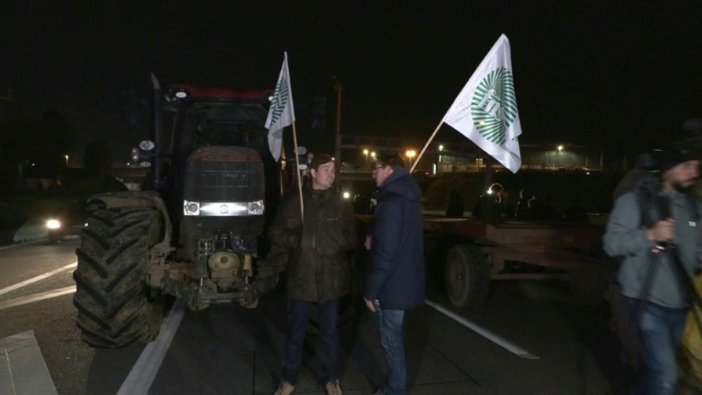 Manifestation d'agriculteurs le 18 novembre 2024, à Avignon, dans le Vaucluse © Christophe SIMON