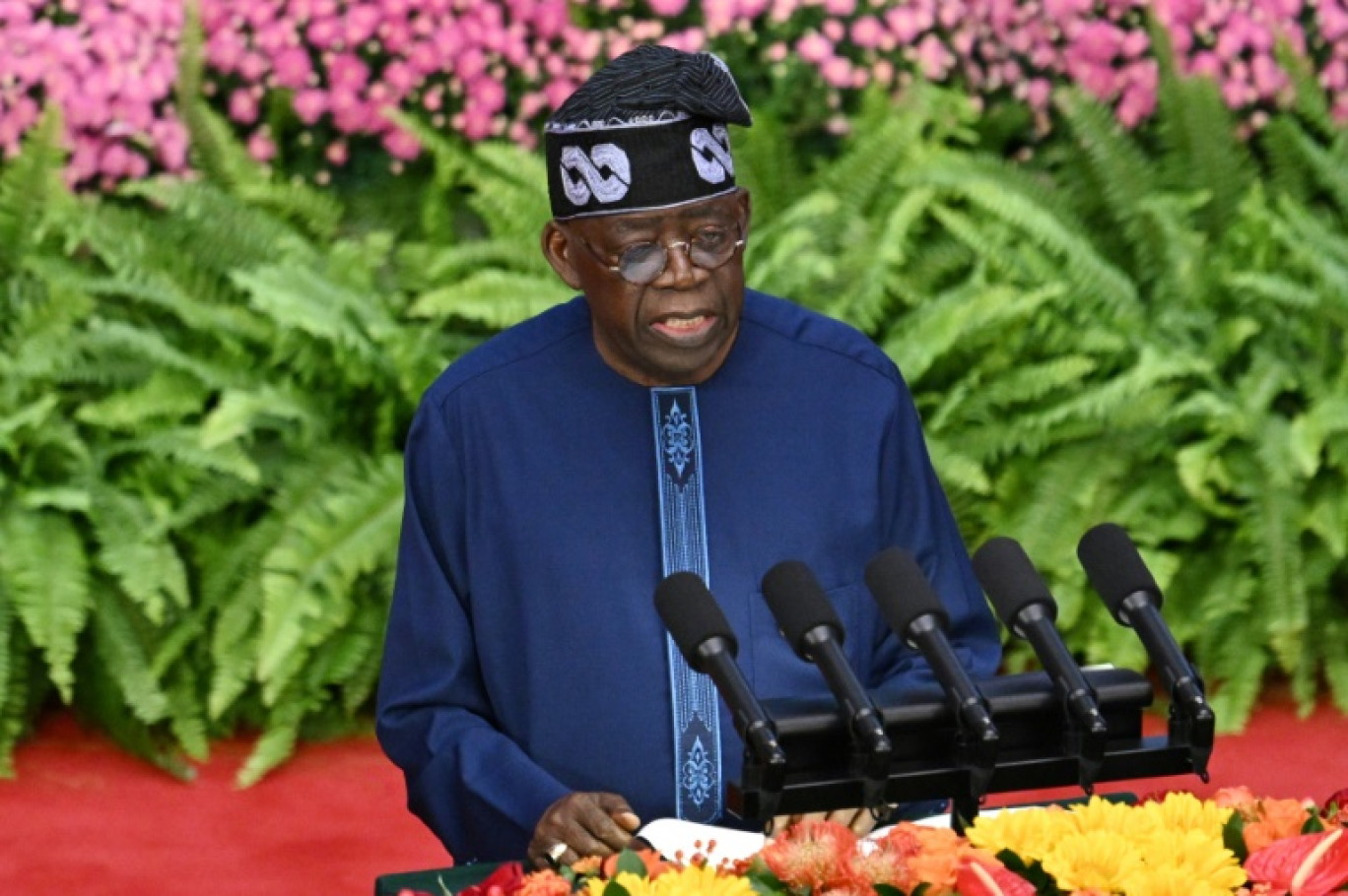 Le président Emmanuel Macron accueille son homologue nigérian Bola Tinubu au palais de l'Elysée, le 28 novembre 2024 à Paris © STEPHANE DE SAKUTIN