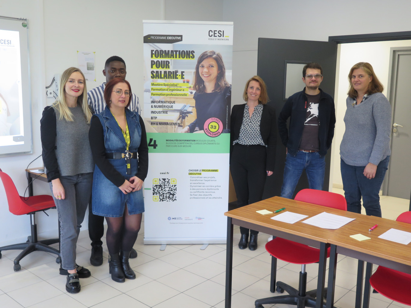 L’équipe CESI accompagne les salariés et les demandeurs d’emploi vers une reconversion réussie. (© Aletheia Press / B.Dequevauviller)