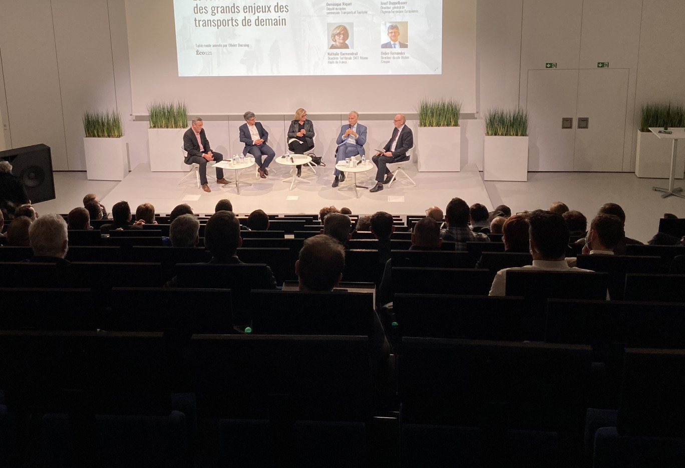Une table ronde autour de la thématique «Biomimétisme : inspirations durables pour l'industrie et la recherche» se tiendra le 21 novembre à 14 heures à l'IMTD.