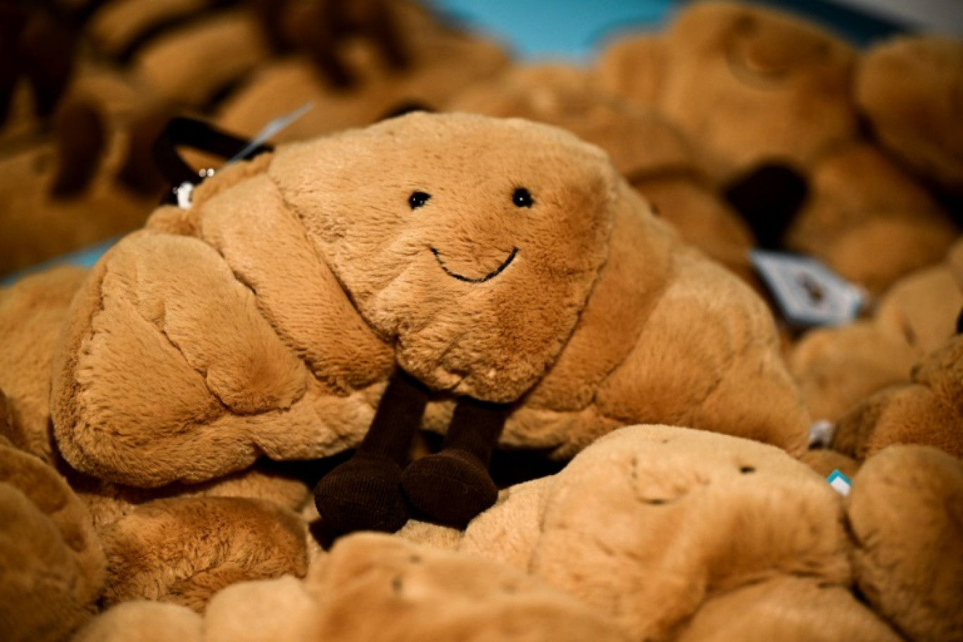 Des peluches Jellycat en forme de pâtisserie aux Galeries Lafayette Haussmann, le 29 novembre 2024 à Paris © JULIEN DE ROSA