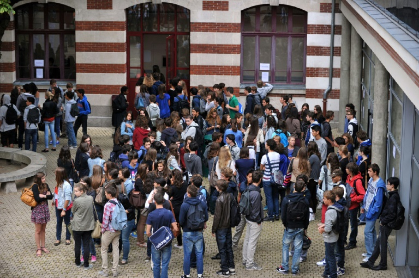 Une enquête a été ouverte pour tentative d'assassinat après des tirs visant le domicile d'une conseillère principale d'éducation (CPE) d'un collège de Juvisy-sur-Orge (Essonne) © FRANK PERRY