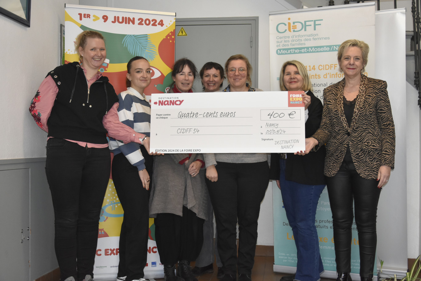 © Destination Nancy. Béatrice Cuif-Mathieu, directrice générale de Destination Nancy et co-présidente de l’Unimev (à droite) vient de remettre un chèque de 400 € au Centre d’information sur le droit des femmes et des familles
