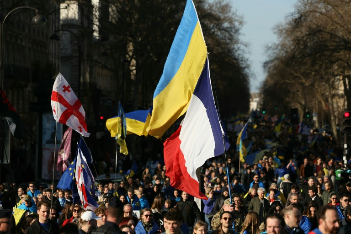Manifestation de soutien à l'Ukraine, à la veille de l'anniversaire des trois ans de l'invasion russe, le 23 février 2025 à Paris © Alain JOCARD