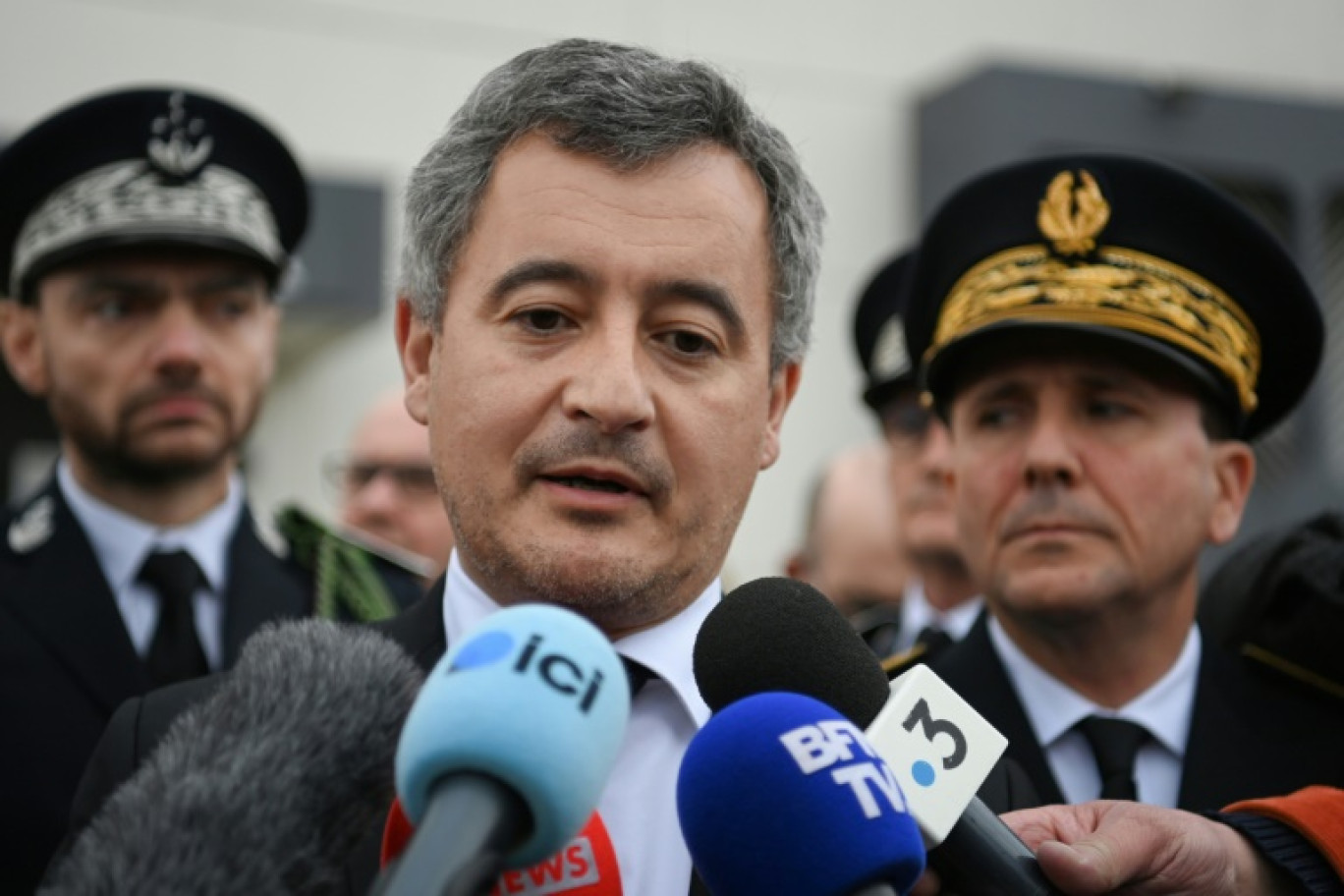 Le ministre de la Justice, Gérald Darmanin, s'adresse à la presse après sa visite du centre pénitentiaire de Saint-Maur, près de Châteauroux, le 28 février 2025 © JEAN-FRANCOIS MONIER
