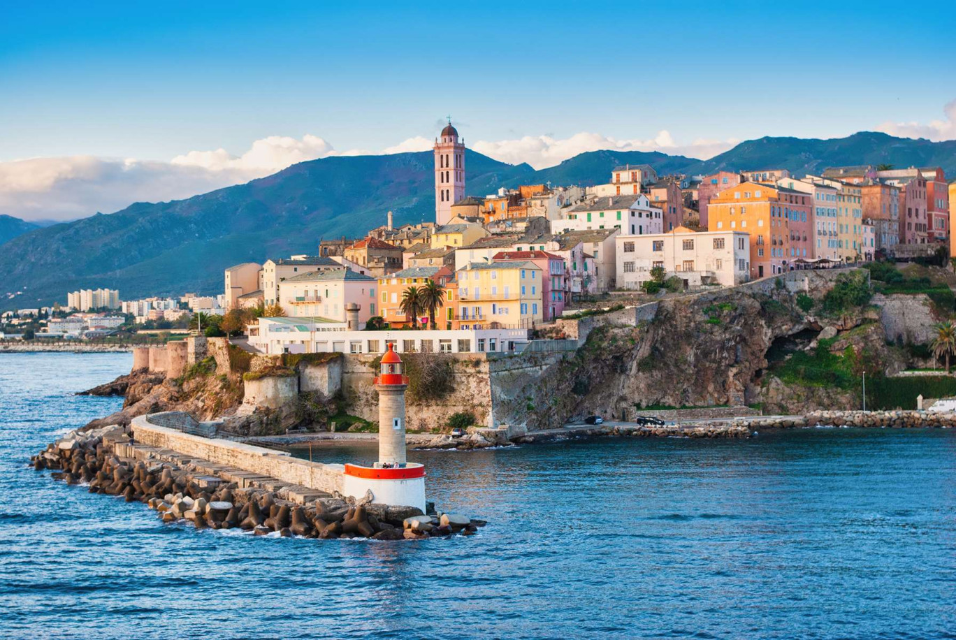 Situé en Haute Corse, Bastia est au croisement des places touristiques telles que Saint-Florent, île-Rousse, Le Cap ou encore la Balagne. (c)Frameworld