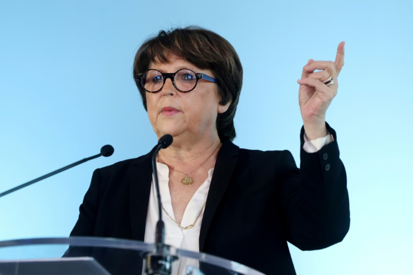 Martine Autbry, maire socialiste de Lille, lors d'une conférence de presse au cours de laquelle elle annonce sa démission à la mi-mars, le 6 mars 2025 à Lille © FRANCOIS LO PRESTI