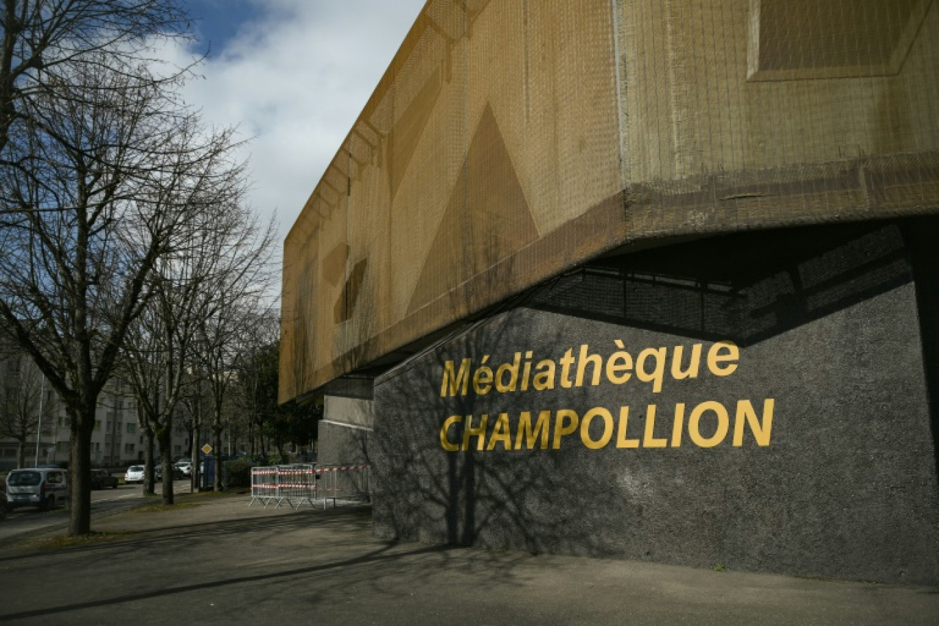 La Médiathèque Champollion à Dijon, après un incendie qui a été rapidement maîtrisé, le 2 mars 2025 en Côte d'Or © ARNAUD FINISTRE