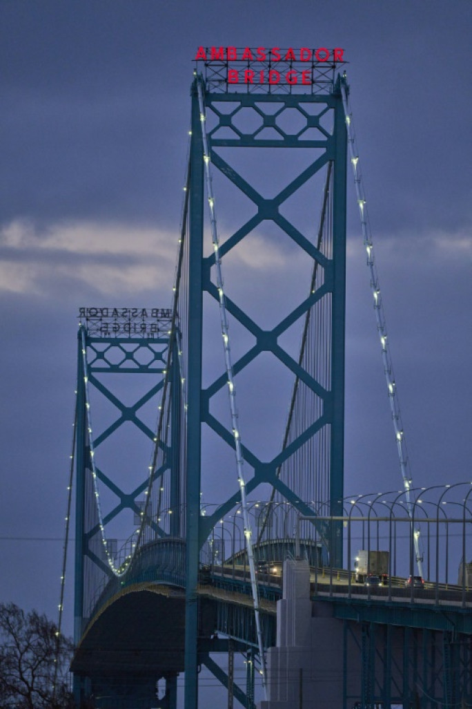 Un camion sur l'Ambassador Bridge à Windsor, à la frontière entre les Etats-Unis et le Canada, le 1er mars 2025 © Geoff Robins